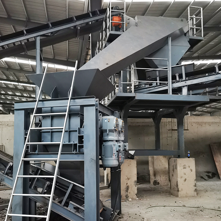  江西沥青混合料破碎筛分设备客户现场