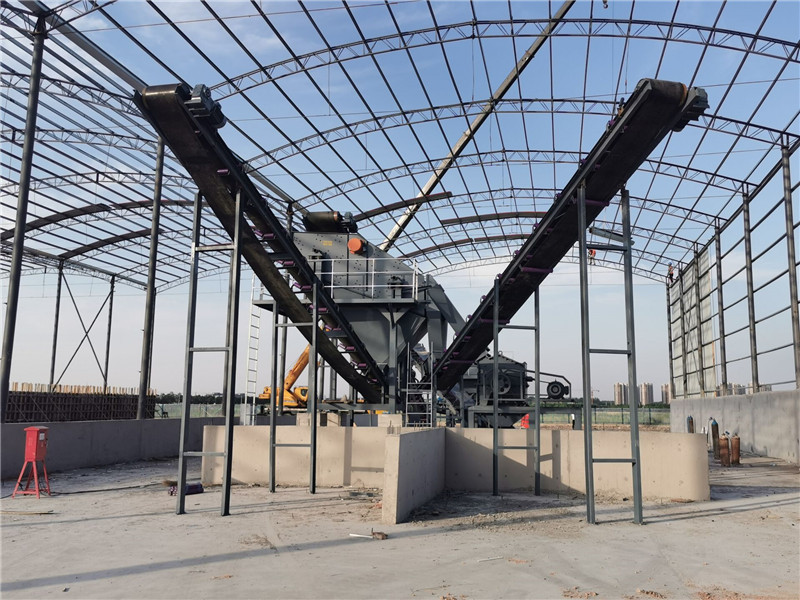 优米娱乐客服员工们冒着高温在江苏淮安客户现场进行设备安装(图3)